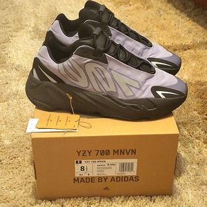 Yeezy 700 Geode size 8.5 mens/9.5 womens
